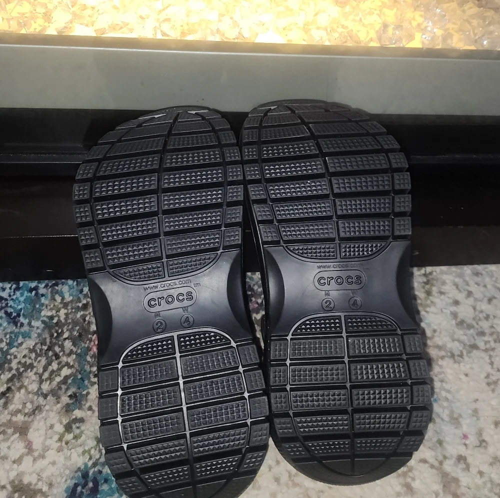 Crocs - Picture 2 of 3
